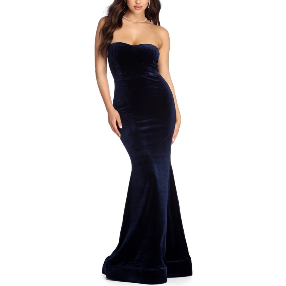 Kimberly Velvet Sweetheart Dress